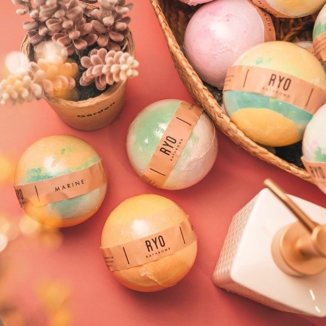 RYO Lifestyle Signature Aroma Bath Bomb Premium Fun Bathtub Shower Vacation Fragrance Bubble Bath Safe